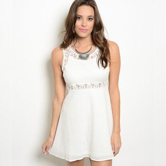 *Clearance* En Creme Fashionable White Lace Dress - Picture 2 of 3